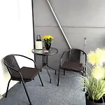 Ihana Uusi Keskustassa, Ilmainen Autopaikka! *